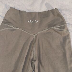 Alphalete Surface V-Cut Leggings